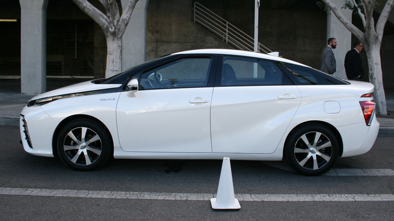 Illustration for article titled The Next Prius? What It's Like To Drive Toyota's $57,000 Hydrogen Car